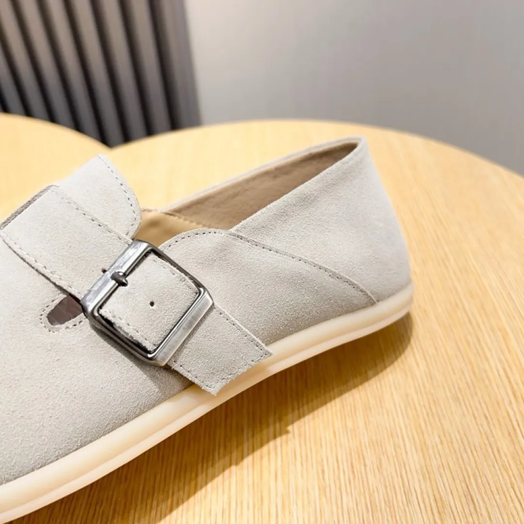 Factory price 420💰[loro piana] 2025 new moccasins, popular casual sneakers for street men. The shoes are made of first-layer suede leather uppers with rubber soles. They are classic. The complex craftsmanship and meticulous structure make the shoes light and soft, allowing you to walk comfortably and freely. Perfect for summer wear. Yardage: 38-45.